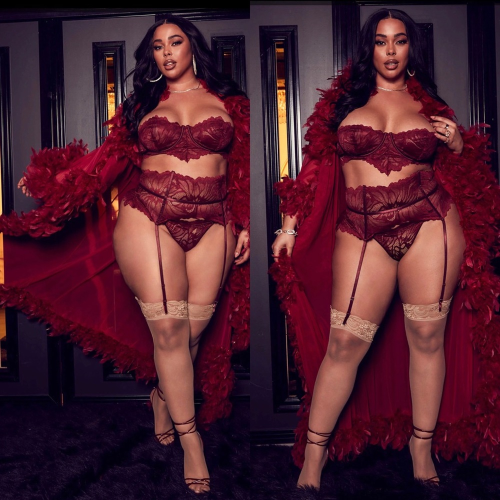 Bedroom Eyes Robe - Wine